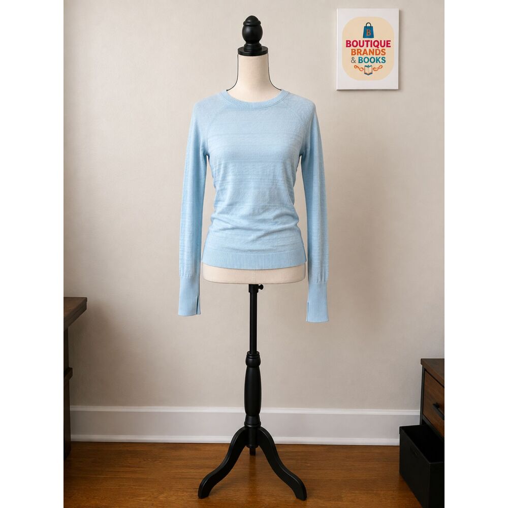 Lululemon Textured Long Sleeve Crewneck Top – Women's Size 6 – Light Blue